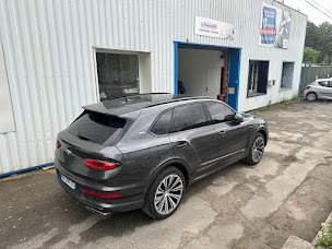 Photo n°2 de EG CARROSSERIE à Orgeval (Atelier de carrosserie automobile)