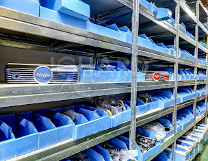 Photo n°2 de SARL ICHARD Jean-Pierre - Pièces et accessoires voitures de collection à Laroque-d'Olmes (Magasin de pièces de rechange automobiles)