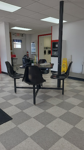 Red Robin Laundromat - Thumbnail