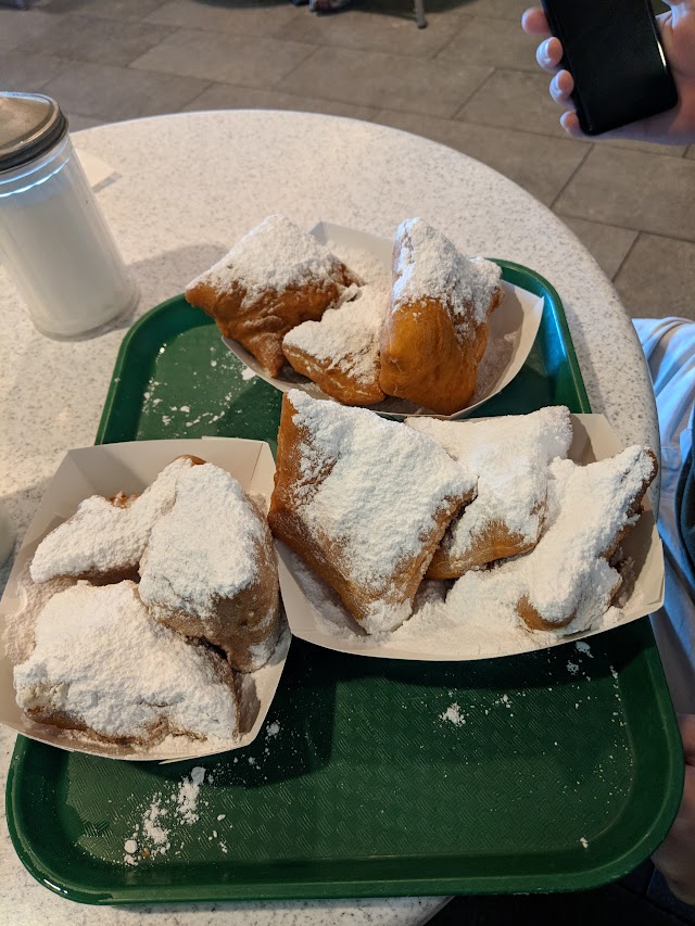 Café Du Monde Coffee Stand