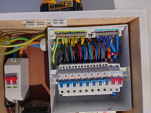 A Green Electrics - Thumbnail