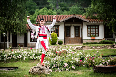 Клуб по български народни танци "Настроение"