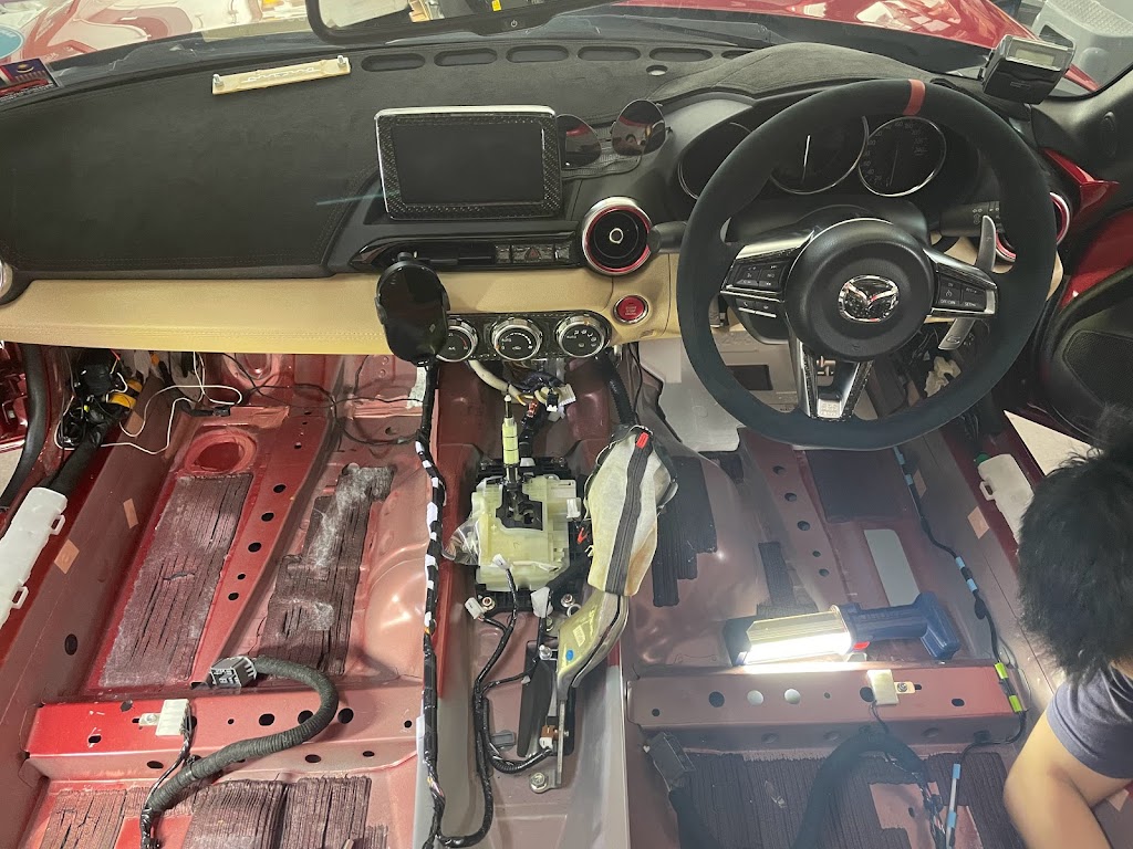 Automotive Electronics - car servicing Singapore facility photo 2