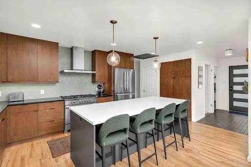 Natalie Hengel, REALTOR - Thumbnail