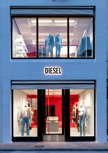 DIESEL STORE MARBELLA PUERTO BANÚS