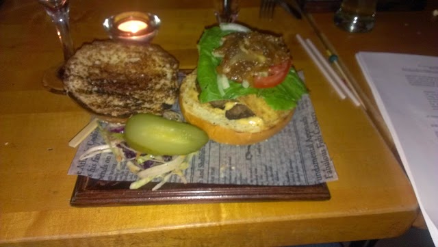 En Cachette Speakeasy