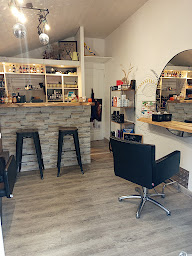 Photo n°2 de Mar plij coiffeur et bistrot à Saint-Denis-en-Val (Salon de coiffure)