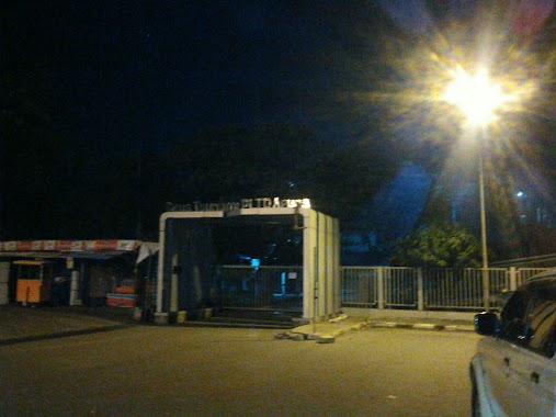 Tempat Parkir PLTD Apung, Author: Teuku Syahrul