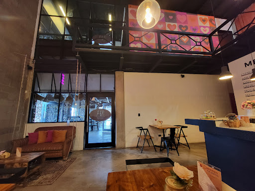 911Cafe Boutique - Visual