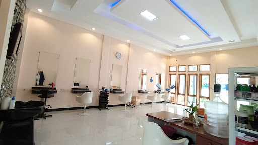 Riyan Salon (KHUSUS WANITA)