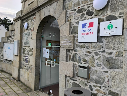 Photo de Espace France Services / Maison de Services au Public (MSAP) - Maison Communautaire de Tréguier à Trédarzec (22220)