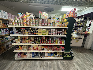 Photo n°16 de Epicerie kebab La Clementine à Sceaux-sur-Huisne (Supermarché)