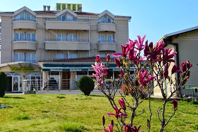 Photos of Hotel Salida Entrance From Thessaloniki