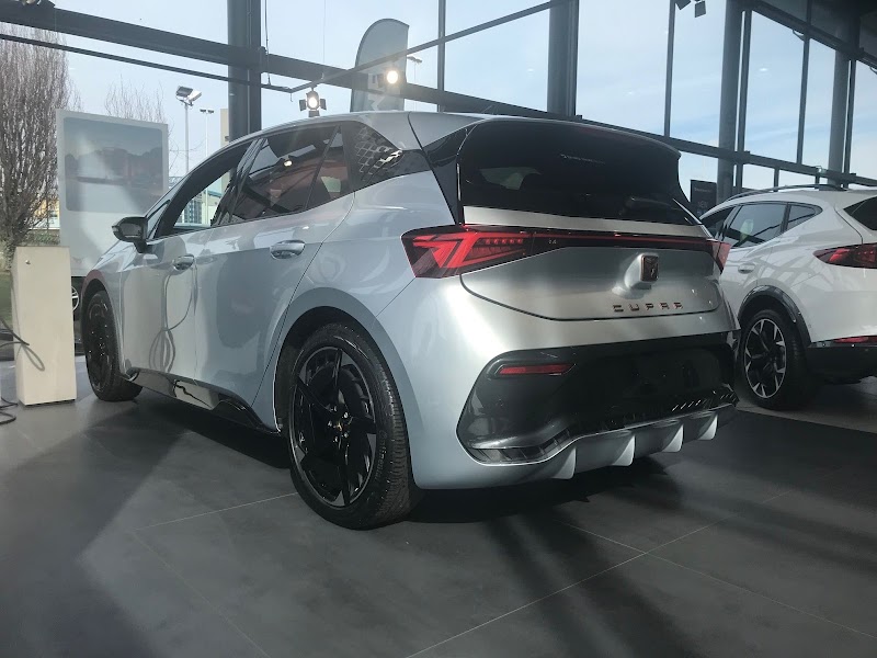 Vertu CUPRA Derby photo 2
