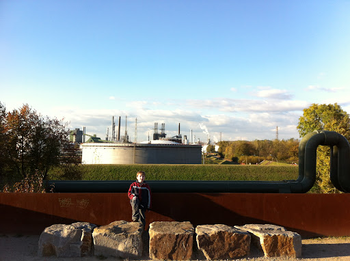 Felsskulptur "Monument for a Forgotten Future" - Thumbnail