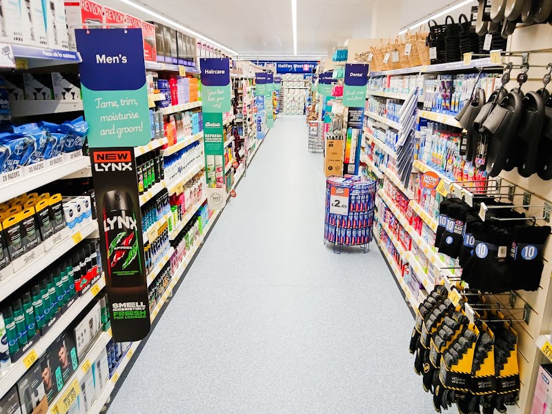 B&M Store photo 2