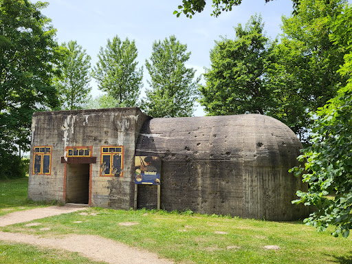 Speel- en bunkerpark Groede Podium - Thumbnail