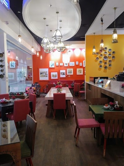 Photos of Uptown Mirdiff