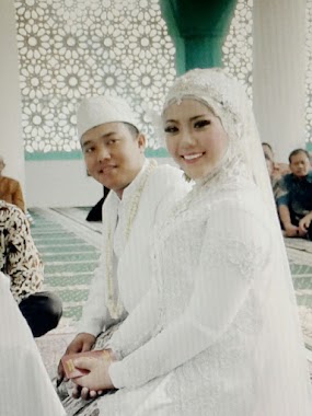 Rias Pengantin Griya Utari, Author: Rias Pengantin Griya Utari