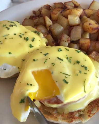 Cindi's NY Deli & Restaurant by null