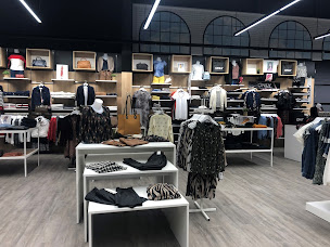 Photo n°25 de GDC - Agde - Chaussures & Vêtements à Agde (Magasin de vêtements pour femmes)