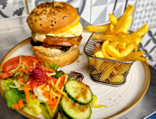 Photo 3 - Boust Burger Mania