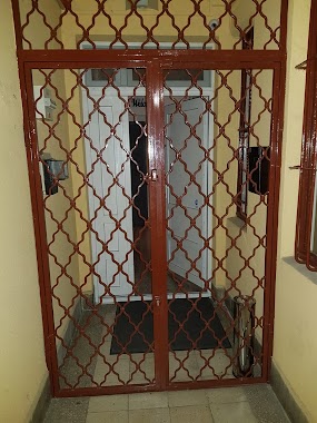 Hang Out Budapest, Author: Nick Van Der Ploeg