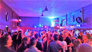 Photo n°1 de Le violon rouge école de danse à Pernes-les-Fontaines (Cours de salsa)