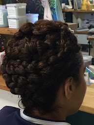 Photo n°44 de Au Salon d'Angel’ à Orléans (Salon de coiffure)