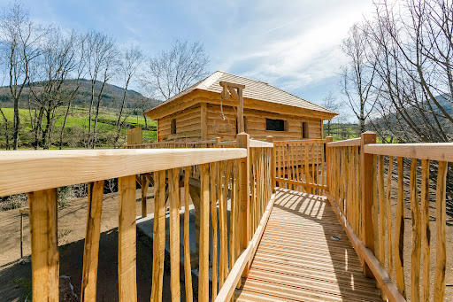 Photo de Cabanes Suspendues - SPA et Sauna privatifs à Satillieu (07290)