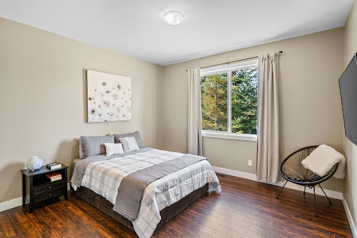 Tom Wood Real Estate - Coldwell Banker - Thumbnail
