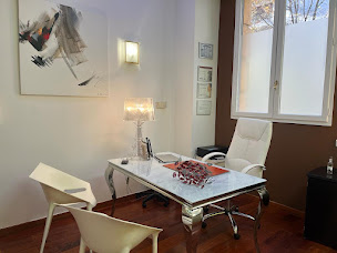 Photo n°8 de Docteur Sion Corinne à Aix-en-Provence (Chirurgien esthétique)