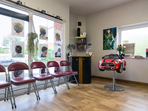 Clippers Unisex Hairdressers Cholsey Gallery - United Kingdom