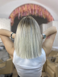 Photo n°3 de Black Swan Beauté à Lyon (Salon de coiffure)