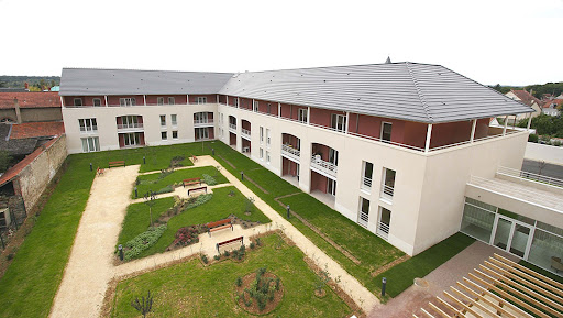 Photo de Résidence Services Seniors DOMITYS - Le Village à Foëcy (18500)