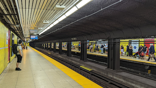 Dundas Station