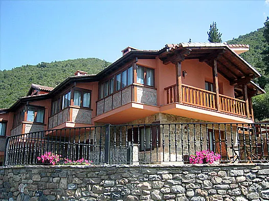 Apartamentos La Montaña