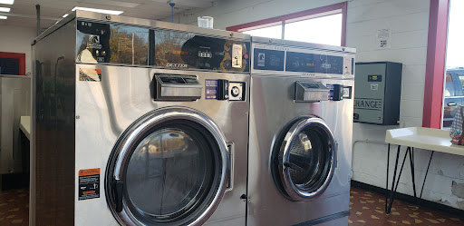Carolinas laundromat Inc Logo