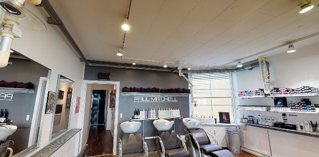 Åbningstider for Guys & Dolls Intercoiffure