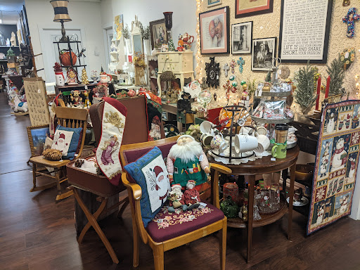 Grapevine Antique Market - Thumbnail