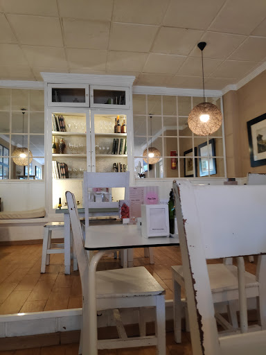 Plum Café - Visual