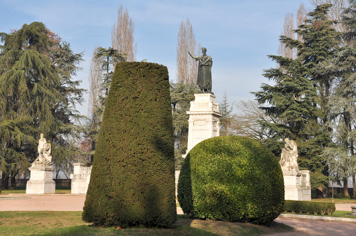 Monument to Virgilio - Thumbnail