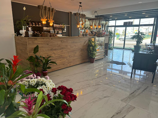 Flower Cafe House Kelebeğin Çiçek Evi