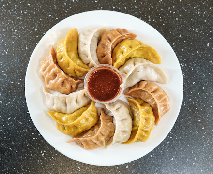 Momo Dumpling Express, restaurant in Toronto