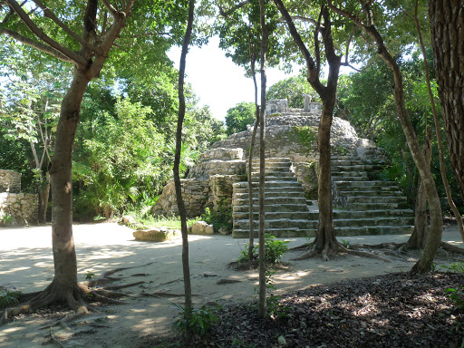 Zona Arqueológica de Xcaret (dentro del parque ecoturístico XCARET) - Thumbnail