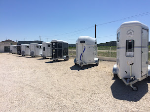 Photo n°3 de SRM LES VANS RAYNAUD à Villeneuve-lès-Avignon (Magasin)