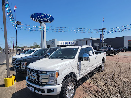 Roberts Ford - Visual