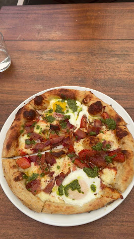 Trophy Wife -Bar - Kitchen - Garden by null