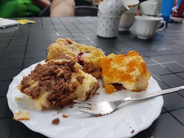 Hollys Galerie Cafe