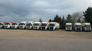 Photo n°3 de Desormiere Transports à Saint-Martin-d'Estréaux (Société de transport routier)